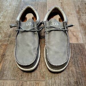 Hey Dude Unisex Wally Recycled Leather Casual Shoe Size M 13 Silver Birch.